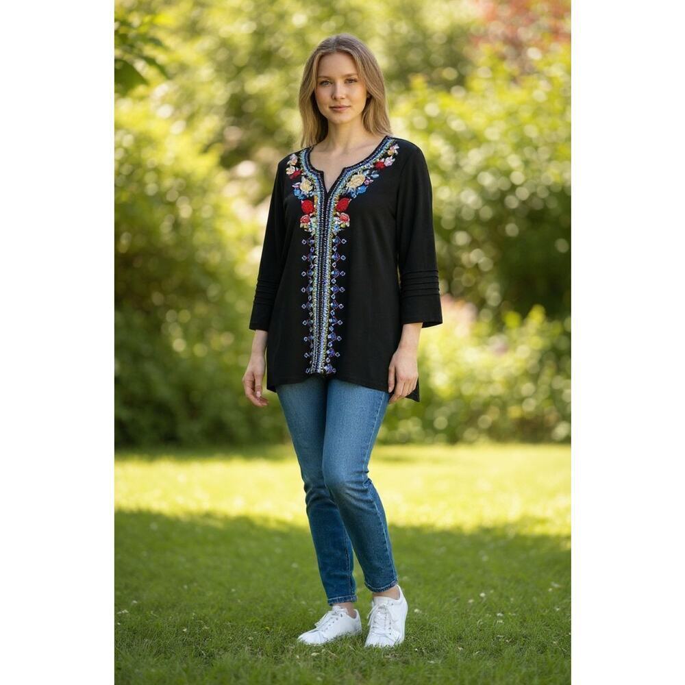 LIV Los Angeles Large Black Floral Embroidered Boho Casual Top Johnny Was
